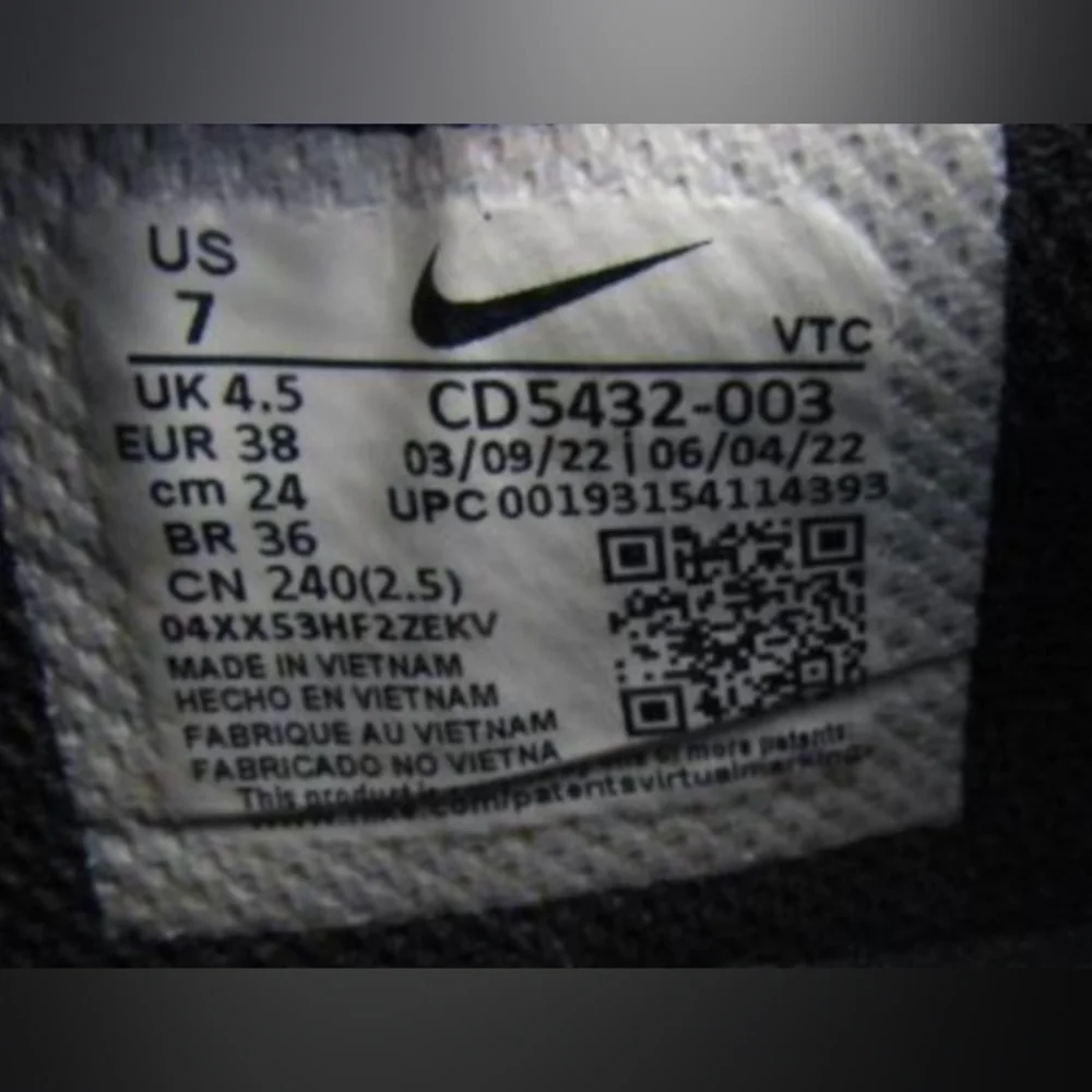 Nike Air Max Excee Sneakers Wmn's Size 7M Like New - Picture 8 of 8